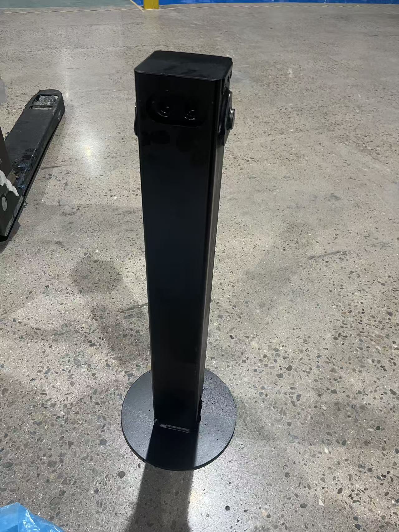 Hydraulic trailer jack and stabilizer leg